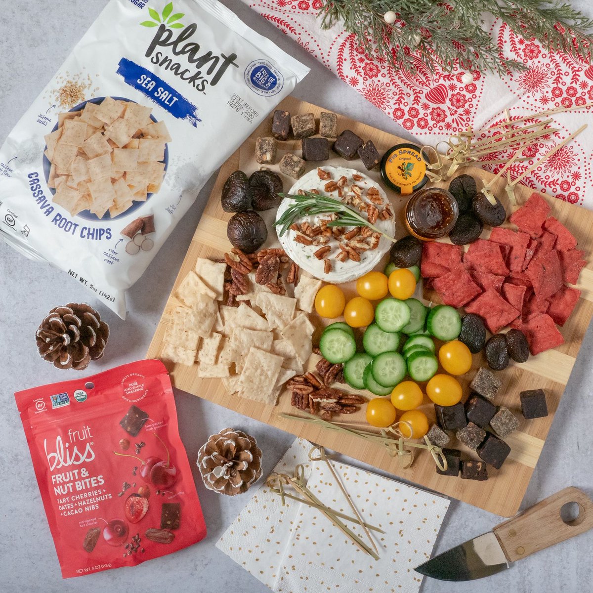 🎉❄ HOLIDAY GIVEAWAY ALERT ❄🎉 We are on Day 10 of our 12 Days of Fruit Bliss Giveaways! We’ve teamed up with our friends at #PlantSnacks.
One winner will win a variety of Fruit &amp; Nut Bites, Organic Rehydrated Fruit and a Plant Snacks Variety Pack! ⭐
buff.ly/35EJb4f