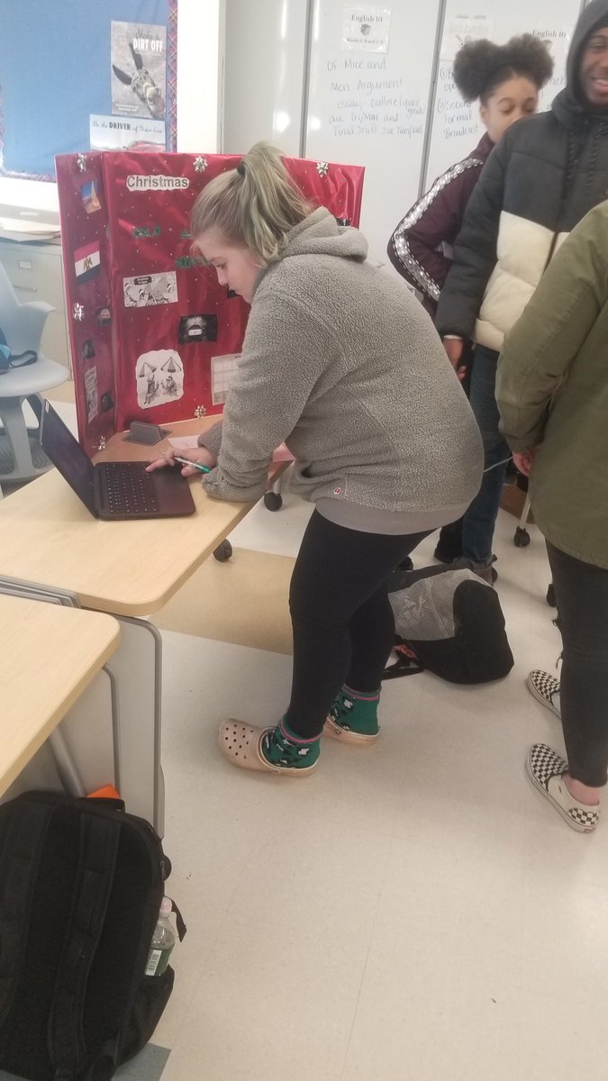 mohonsj's tweet photo. Students create an interactive museum of holiday traditions around the world in English 10 with Mrs. Halliday and Mrs. Pierson @MightyPrincipal https://t.co/VOUbxqmUgJ