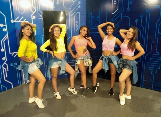 Y se bailó!!! Staff del area de Arte y Movimiento en "TV Multivision"Con el único propósito de compartir y difundir el arte #CPPS 💃💙