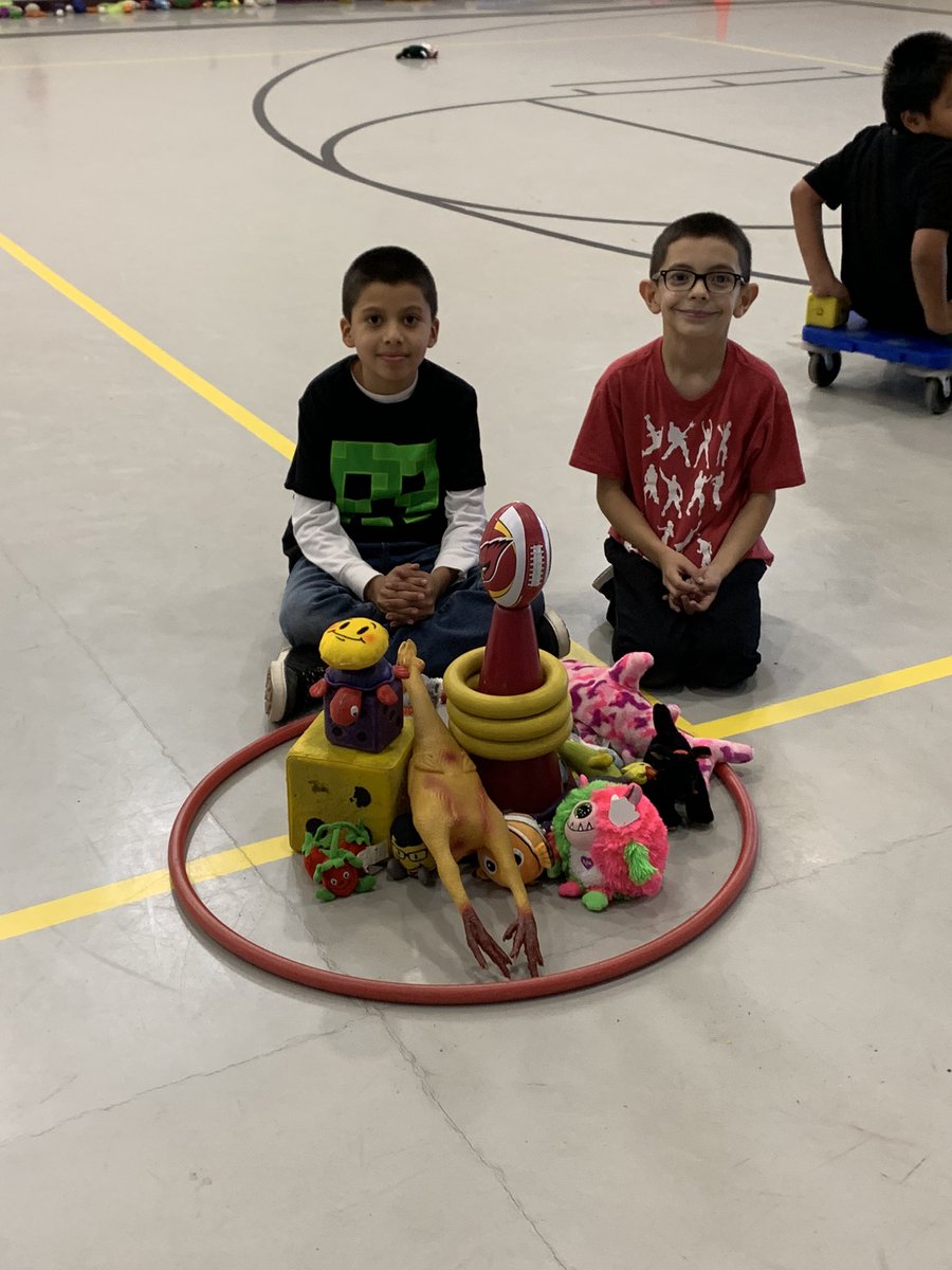 VillagePe's tweet photo. Look at these kiddos rescuing all of toys from the Grinch and decorating their house in Who-Ville @Village_Meadows https://t.co/5S7aphxZvX