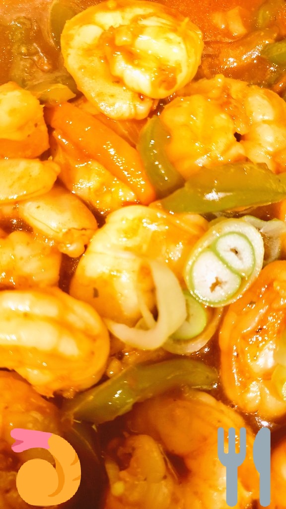 ChefMidnite's tweet photo. SHRIMP STIR FRY.... sweet bell peppers, green onions, carrots &amp; SHRIMP https://t.co/ry7ccLhMS1