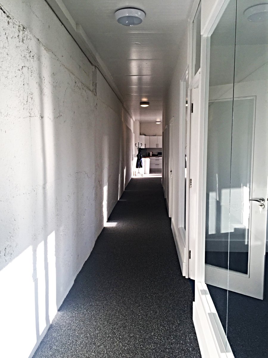 JustinKearns00's tweet photo. I had the pleasure of visiting @BizBarn located between Leixlip and Maynooth. I’ve yet to visit a co-working space with such a mellow vibe. Plenty of natural light, interesting startups, experienced freelancers and surrounded by nature. Thanks for the tour @DannyOBrien7. https://t.co/o5dmeXBCz5