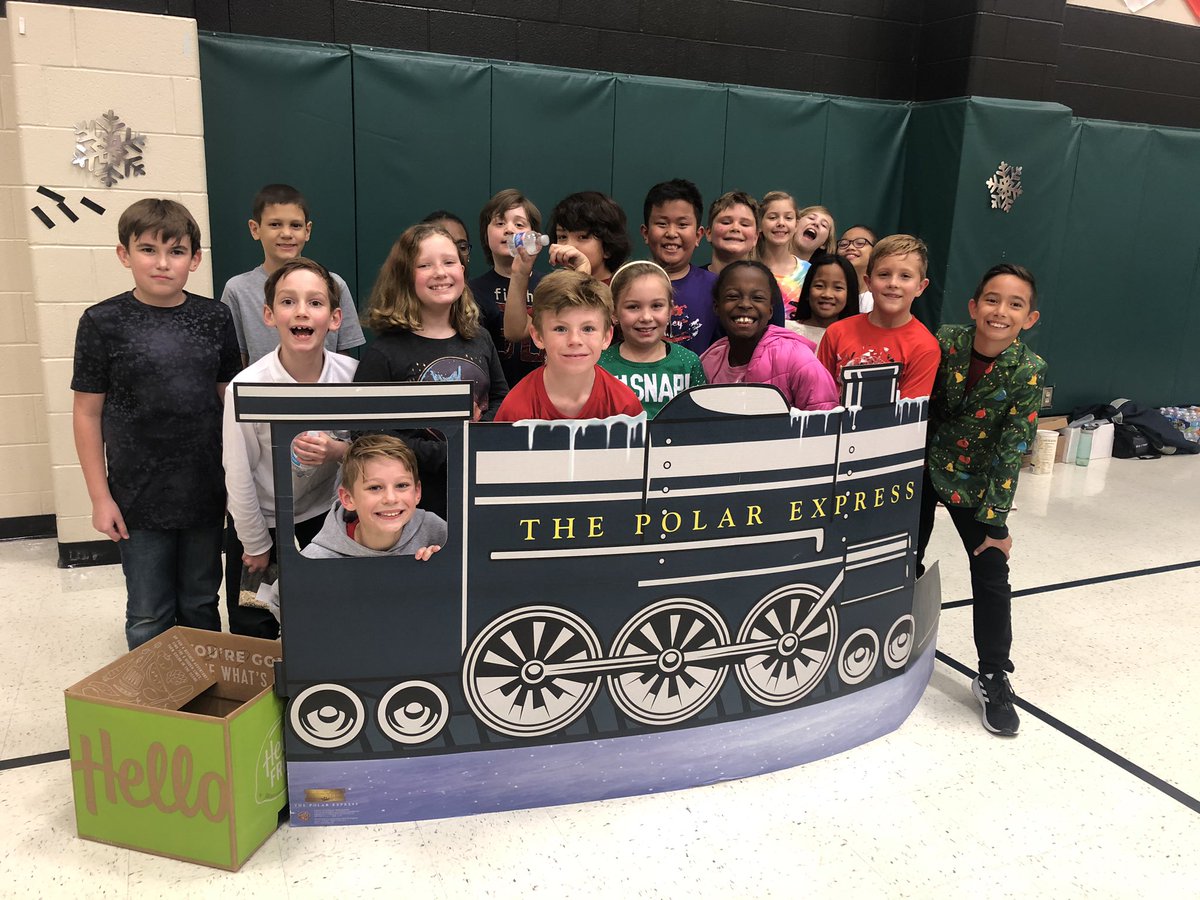 vaughn_01's tweet photo. We had so much fun at our party!!!  #Gr8Gators https://t.co/2CRhifvR9w