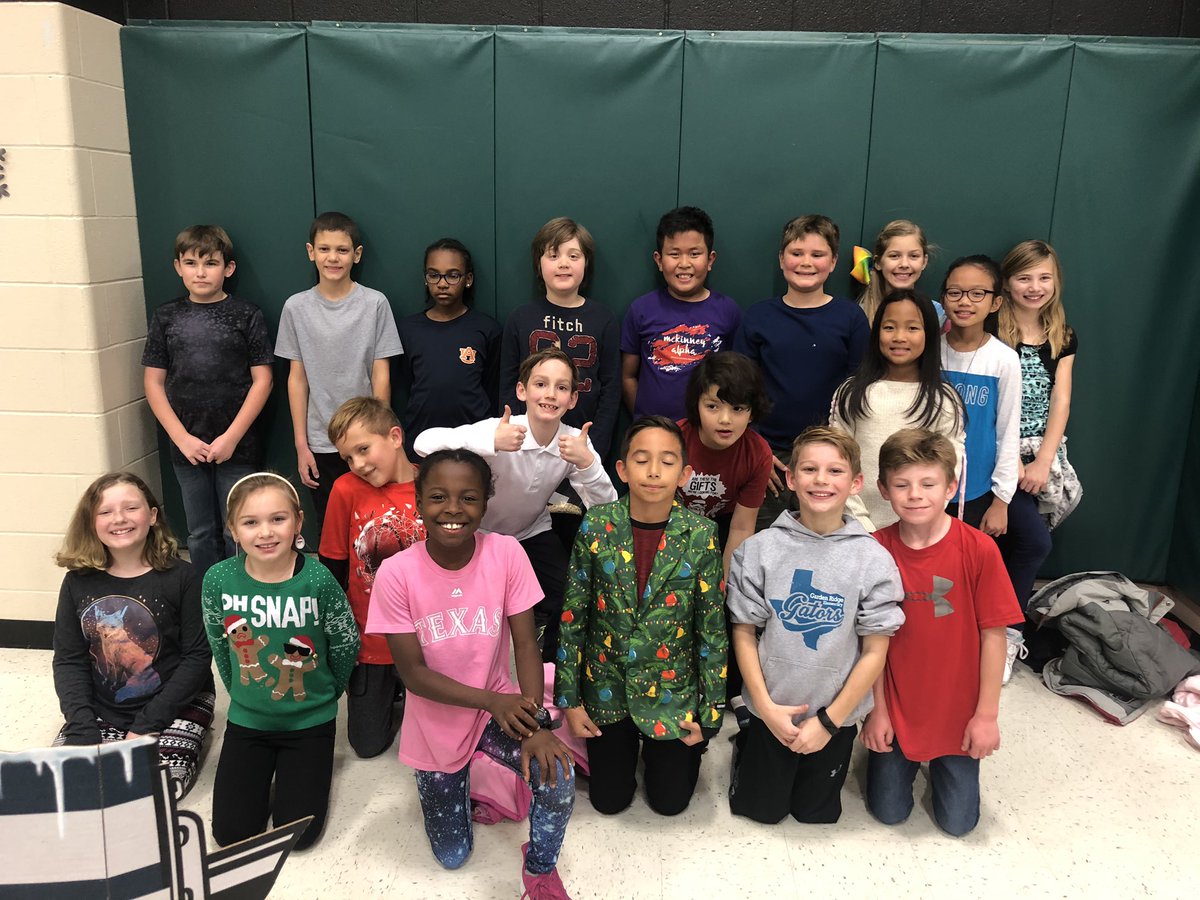 vaughn_01's tweet photo. We had so much fun at our party!!!  #Gr8Gators https://t.co/2CRhifvR9w