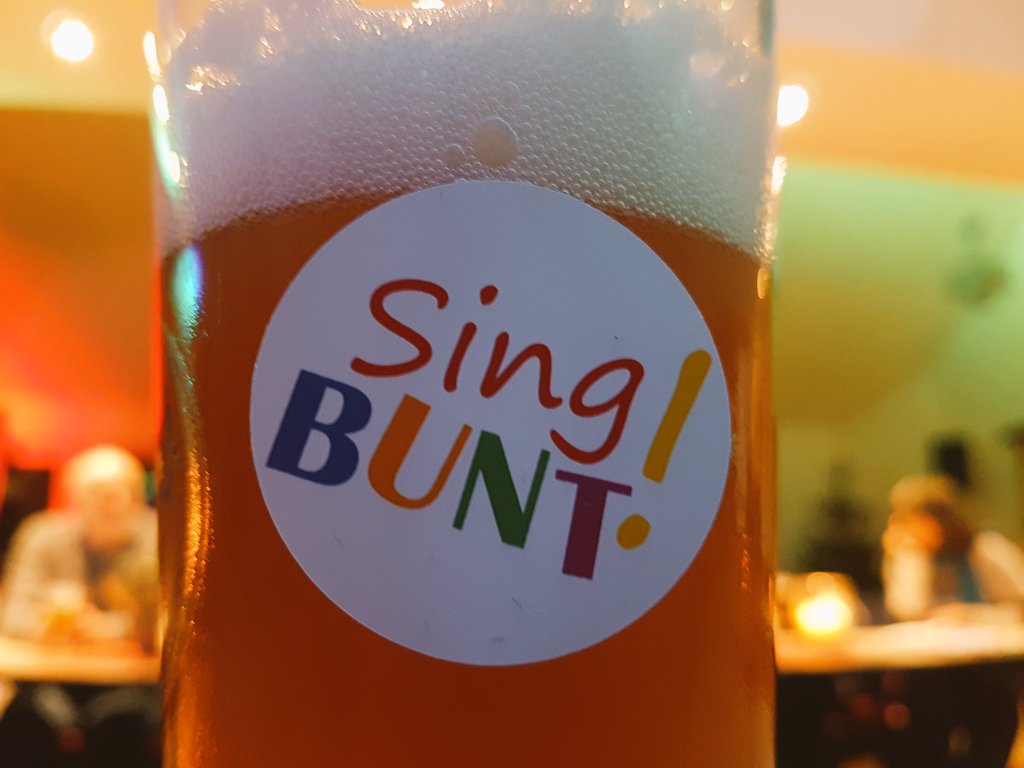 SingBunt's tweet photo. Auf den #SingBUNT! :-)
#Dortmund #Weihnachtsfeier https://t.co/zI7HFXjy0f