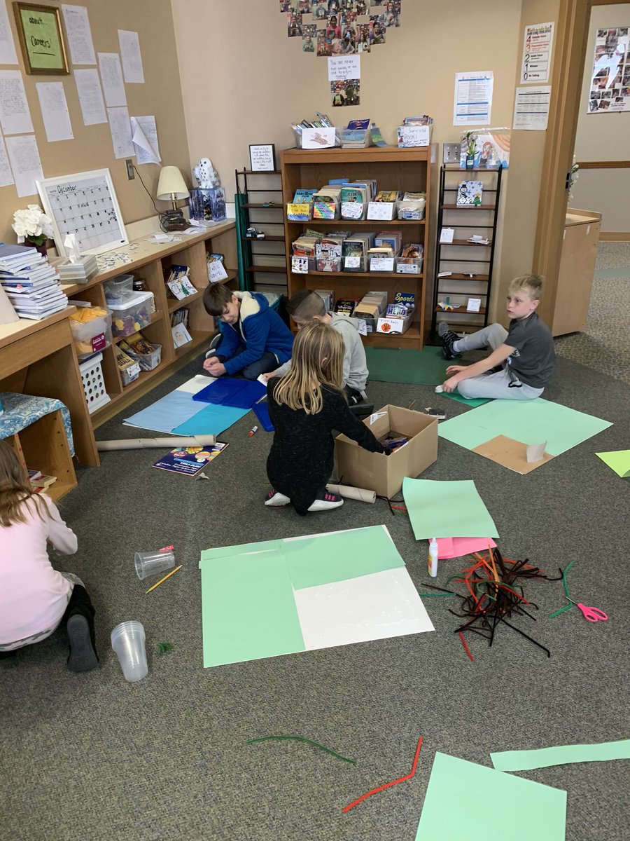 MillerRm33GES's tweet photo. The messy process is when the best ideas are thought of!! #rm33rocks #collaborationbreedscreativity @Geistgators https://t.co/dkoj2JKXE7