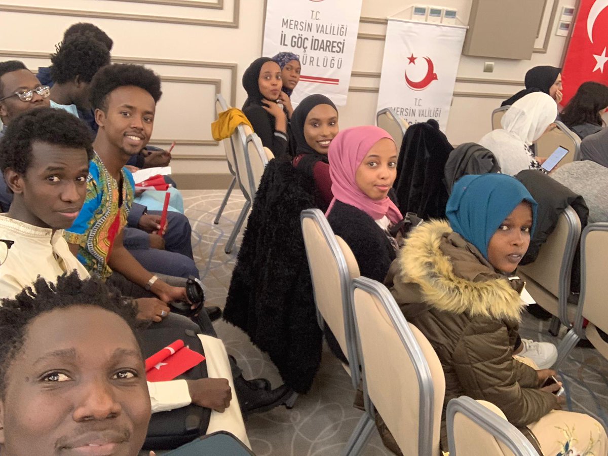 Mersin Valiliği İl Göç İdaresi Müdürlüğü, düzenlemiş olduğu Uluslararası Göçmenler Gününde "Kültürlerin Buluşma Noktası Türkiye" temalı etkinliğe ASAM ailesi olarak katıldık . Afrika nın değişik yöresel kiyafetini ,  yemeklerini ve danslarıyla faaliyeti renklendirdik .