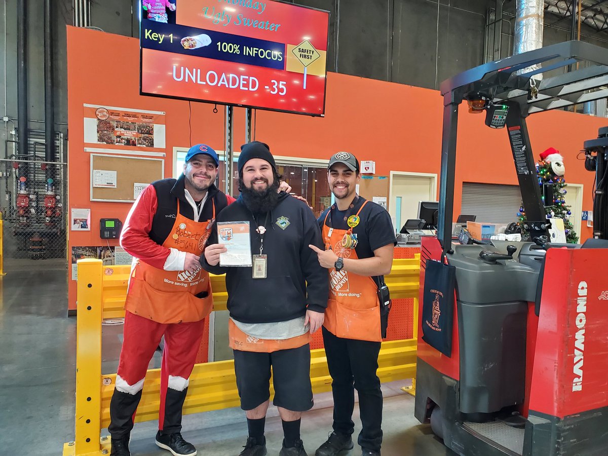 Jacob_C_5641's tweet photo. Shout out to Rudy getting a homer for supporting our Santa Rosa store number 1379. Great Job Rudy! #RDC5641 #HomeDepot https://t.co/DMTbvIc4Tz