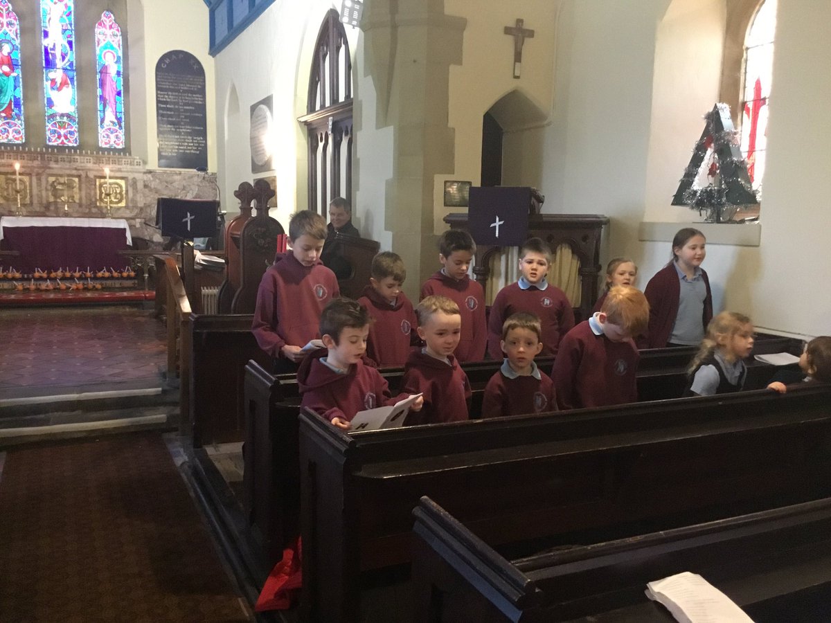 Thank you to all who joined us at our Christingle Service this morning. I think you will agree the children did an amazing job despite being a tad tired! Da iawn, plant!