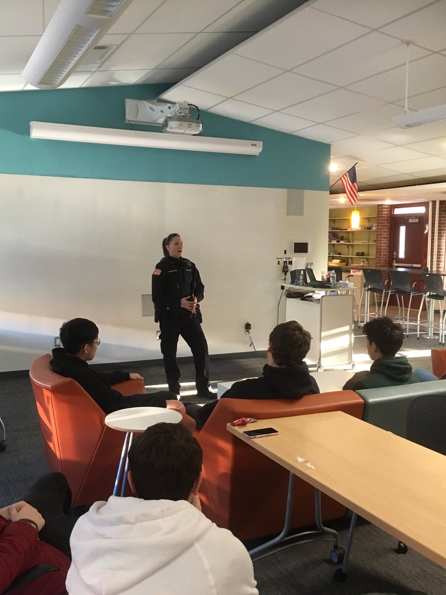 jhurgin's tweet photo. Thank you P.O. Mazzocchi for speaking this morning w/my 11/12 #business law Ss. We are so lucky to have you as our #SRO. #WeAreChappaqua Best #students ⁦@NewCastlePD⁩ https://t.co/5fuSXy2439