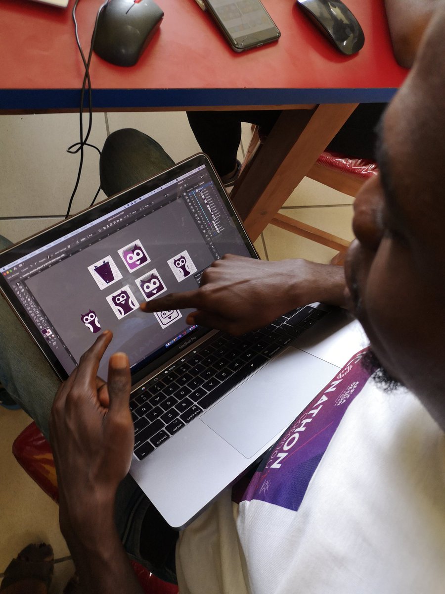 AfricaDesignSch's tweet photo. Sur #Illustrator depuis ce matin ! Les #icônes prennent forme !
@helloyux #Iconathon
@AfricaDesignSch #cocoji https://t.co/1wWxUZfWIO