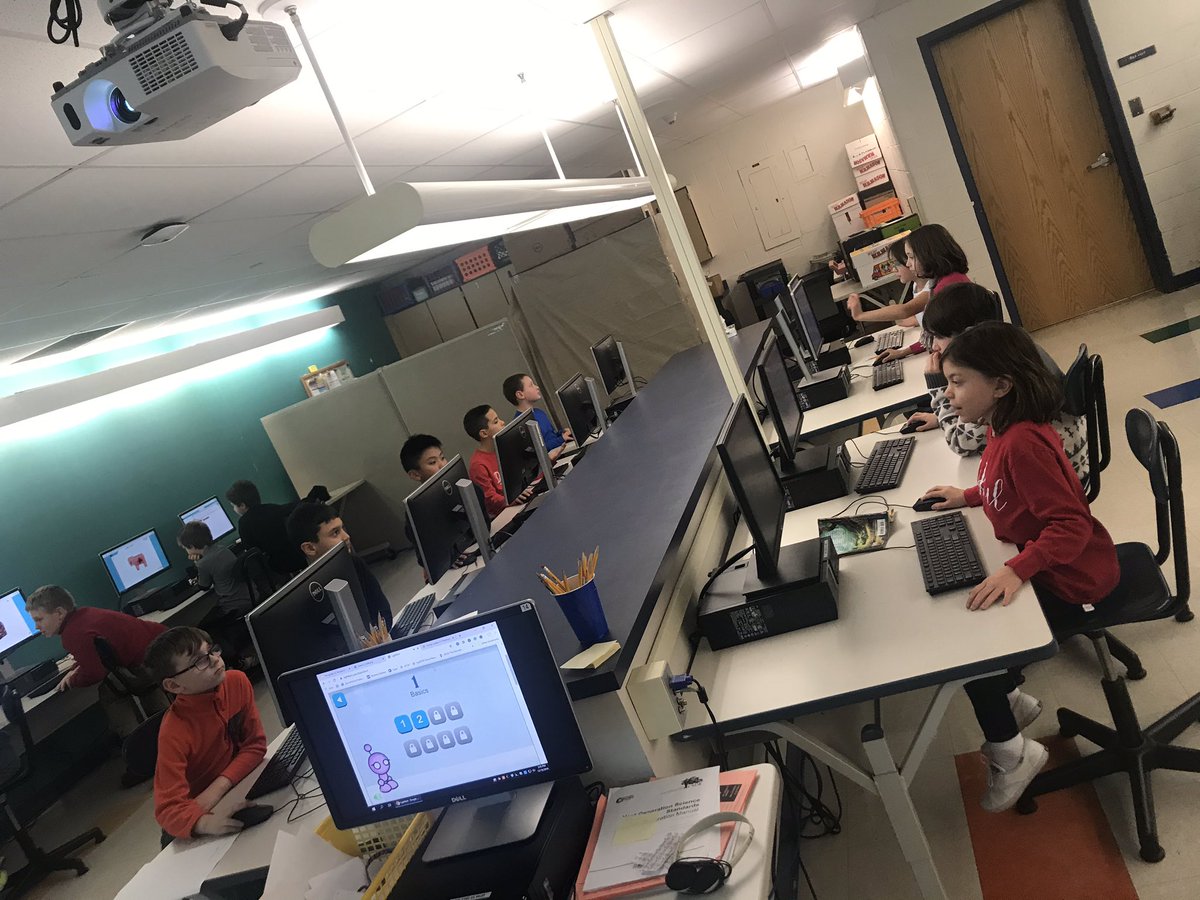 We had our last day of 4th Grade Computer Science Club!  Great group of #coders creating games, coding characters and pair programming! <a href="/SNIS_CT/">Sarah Noble School</a> <a href="/codeorg/">Code.org</a>