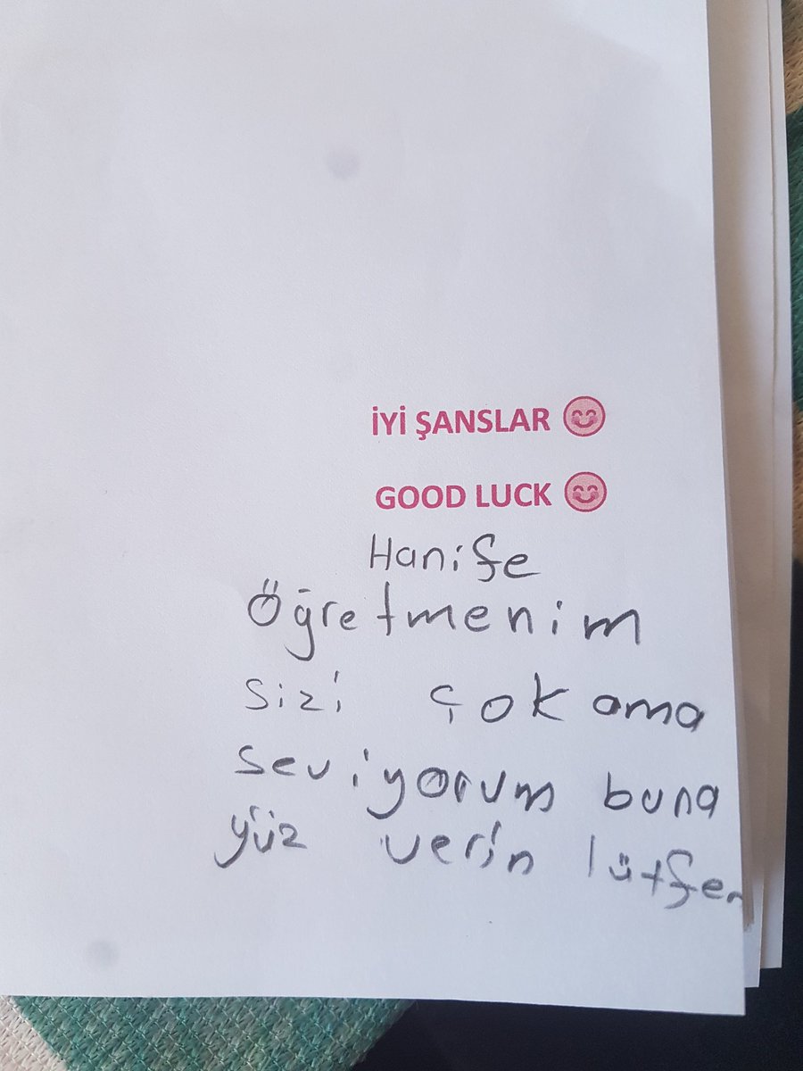 onceTurkce's tweet photo. Öğrencim 96 almış, 100 verdim. İçeri bir hoca girdi, hocaya "Öğretmenim siz 4. sınıftayken sınavdan kaç alıyordunuz?" dedi. Hoca da "Hatırlayamadım, niye sordun?" deyince "Ben 100 aldım da." dedi. Bir süre bunu konuşuruz artık :) https://t.co/b6zbXofyjg