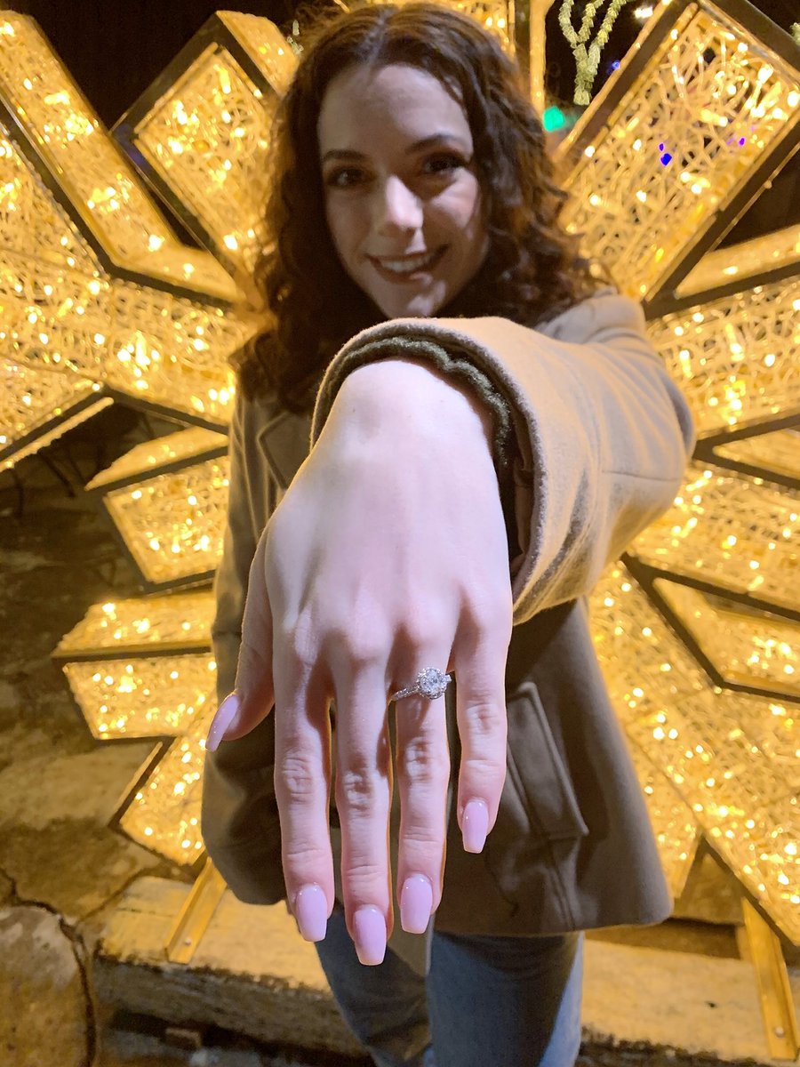 Heather_Santos5's tweet image. Be careful out there folks. It's a little icy out today #ImEngaged