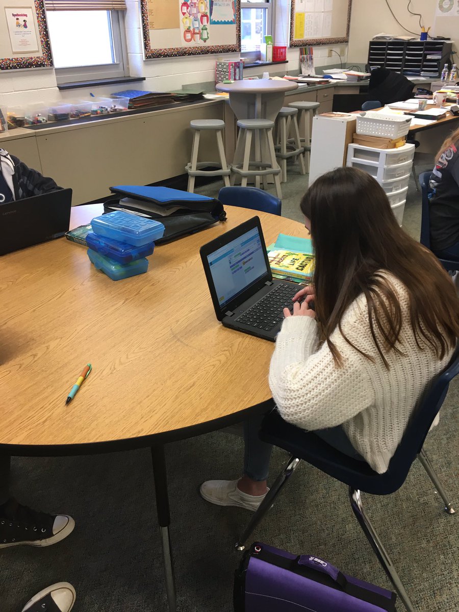 KerryZech's tweet photo. Hour of Code #LevelUpRL Creating our own dance parties before break. https://t.co/tz51JhBgFN