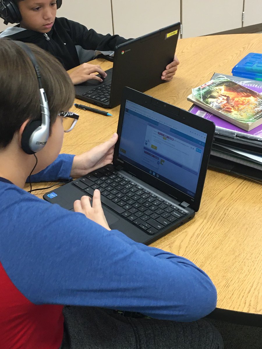 KerryZech's tweet photo. Hour of Code #LevelUpRL Creating our own dance parties before break. https://t.co/tz51JhBgFN