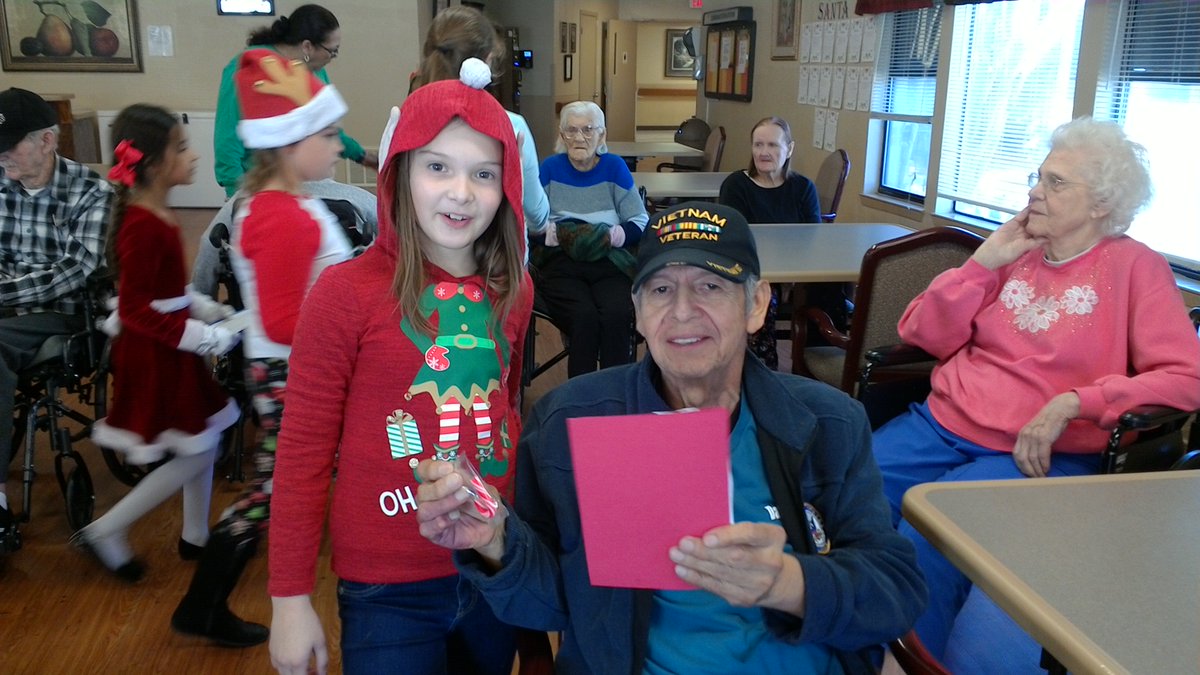 JRodriguezSISD's tweet photo. MC Club and Orfantastics teamed up and sang Christmas Carols and hand delivered Christmas cards to the residence at Hacienda Oaks. @VogelESISD #vogelproud #teamseguin #MatadorFamily https://t.co/cuwzEcwB1v