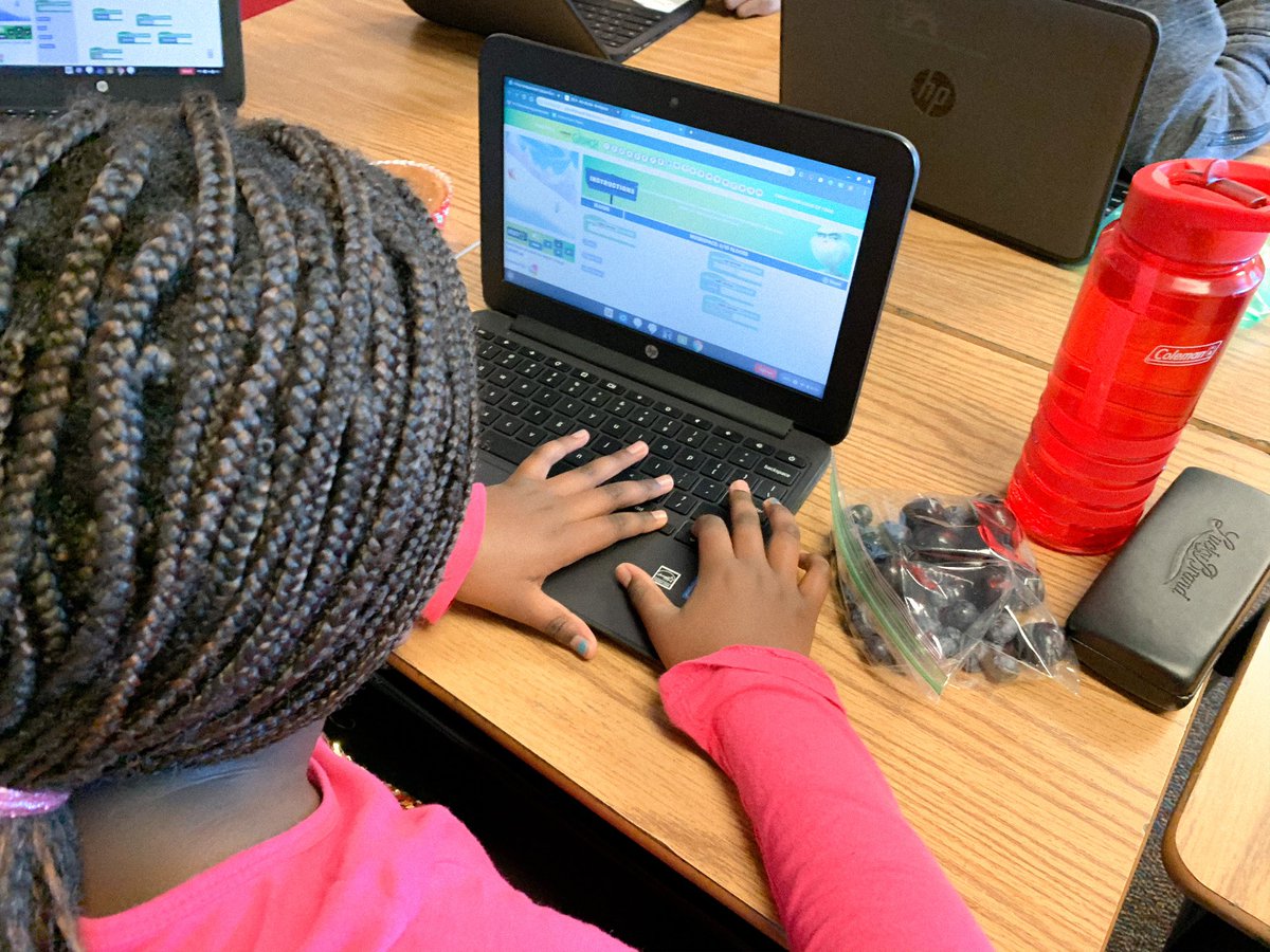mrsfrench20's tweet photo. Hour of Code time! We love seeing students being successful in something they genuinely enjoy and care about. 4th grade is loving this 💚💚 #Grinch @grinchmovie @Christie_Elem #grinchhourofcode #HourofCode2019 #HourofCode #christieconnects #technology @Hrodriguezteach https://t.co/zyoyPMB45f