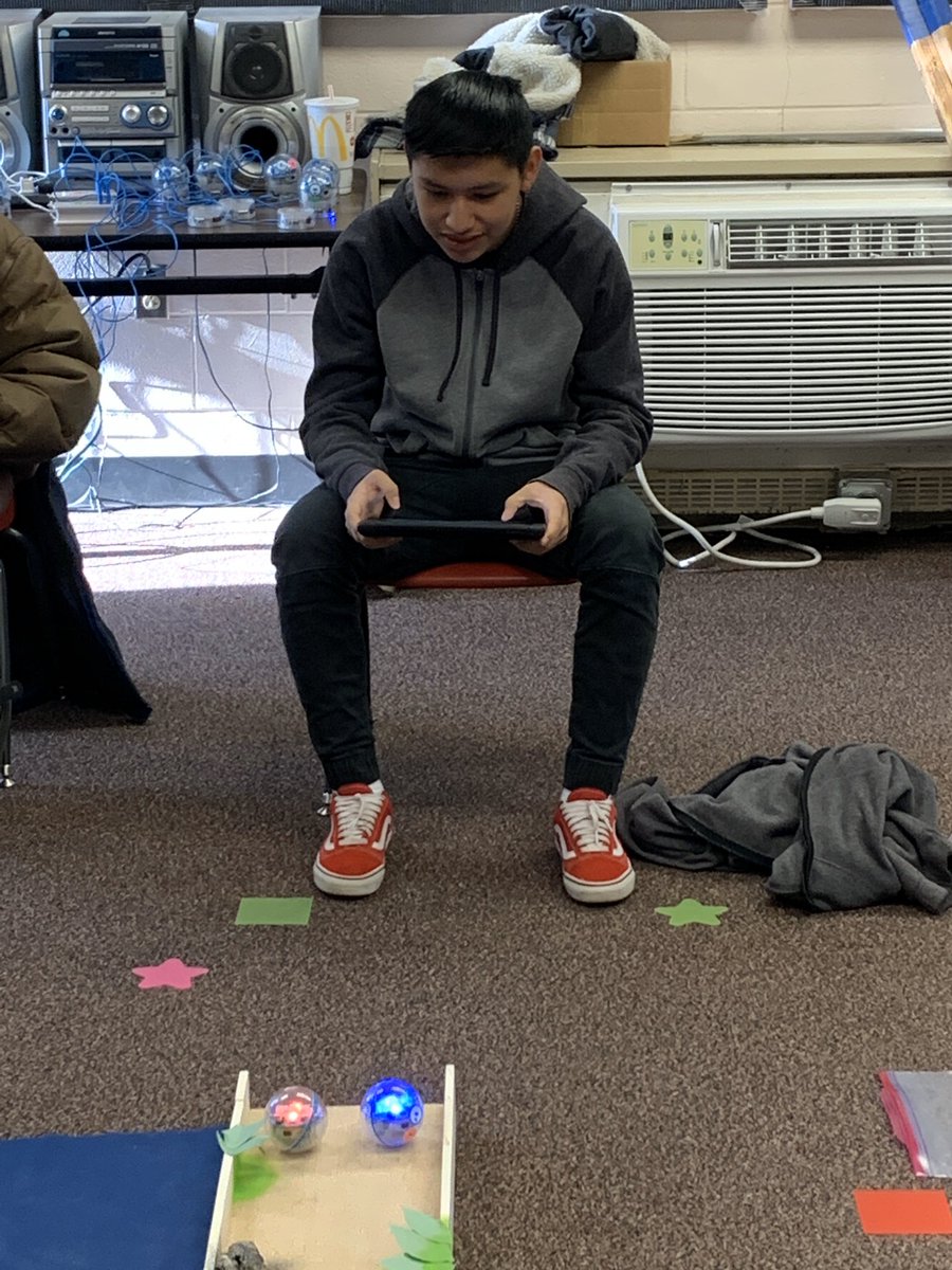 Walton can code! <a href="/SpheroEdu/">Sphero Education</a> <a href="/Sphero/">Sphero</a> These students are rocking out with Spheros and iPads. <a href="/AppleEDU/">Apple Education</a> #pgtechday