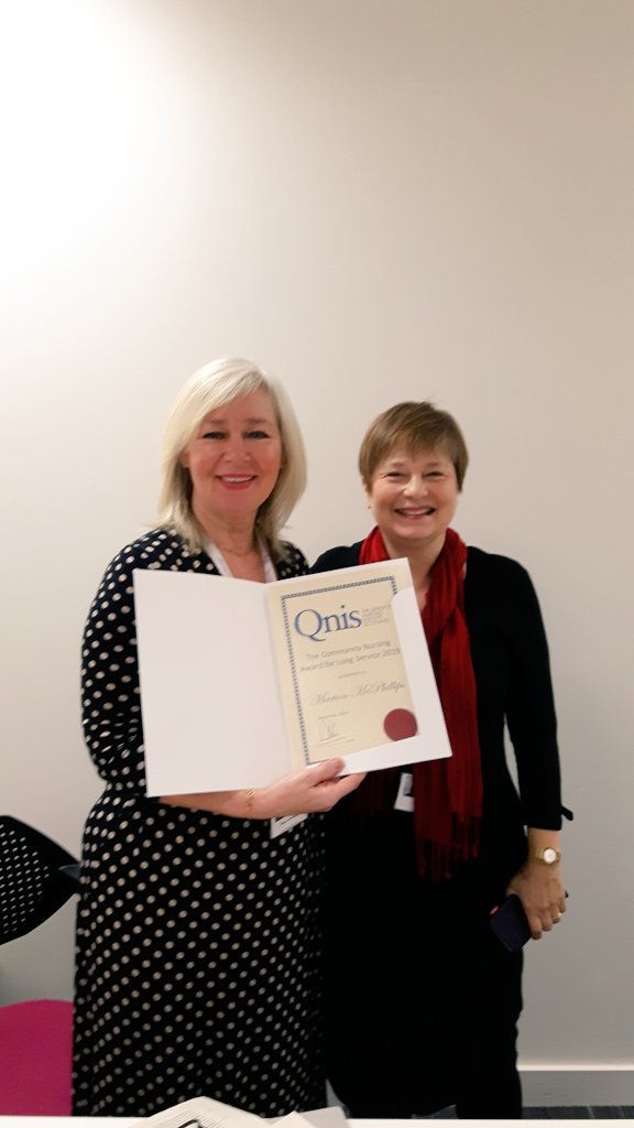 Delighted to see an amazing colleague receive her QNIS long service award today. #@mcphilli3