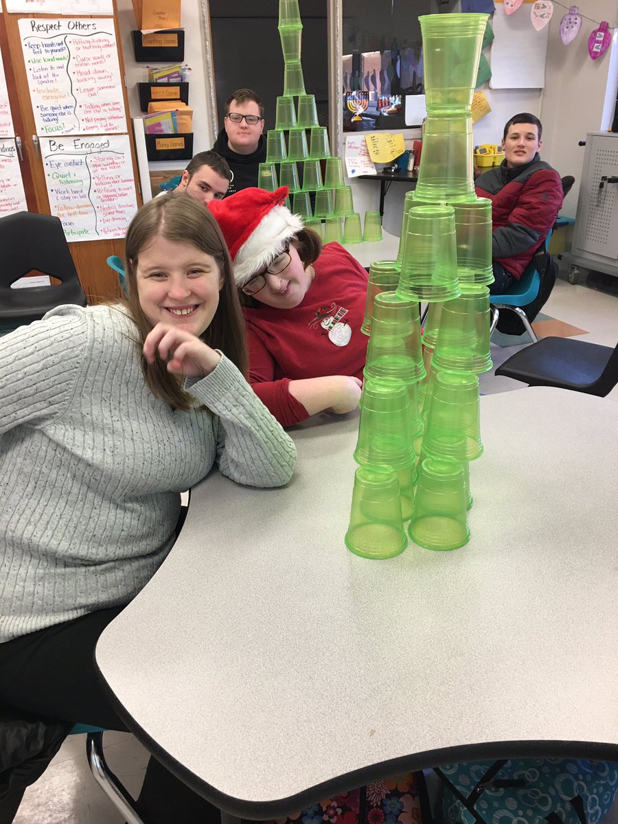 HornbacksView's tweet image. Making Reindeer Food and Christmas Trees today... tallest was over 50 inches! #HolidaySTEM #ViewOneGoodThing