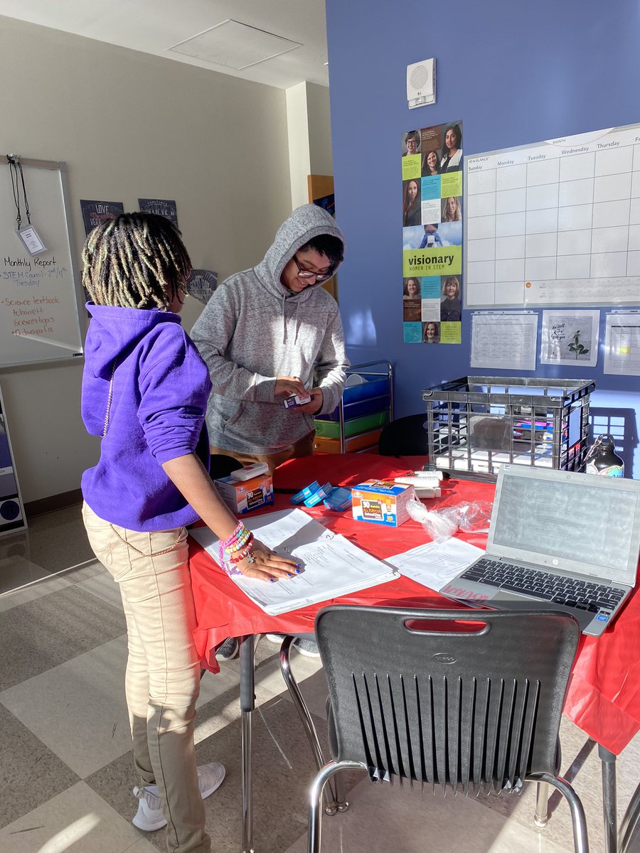 APS_LongSTEM's tweet photo. @ATLSciFest CSOs organizing supplies. Getting excited for STEM action plan for @APSDobbs @apsLongms @tragin761 https://t.co/Df1uegEkT8