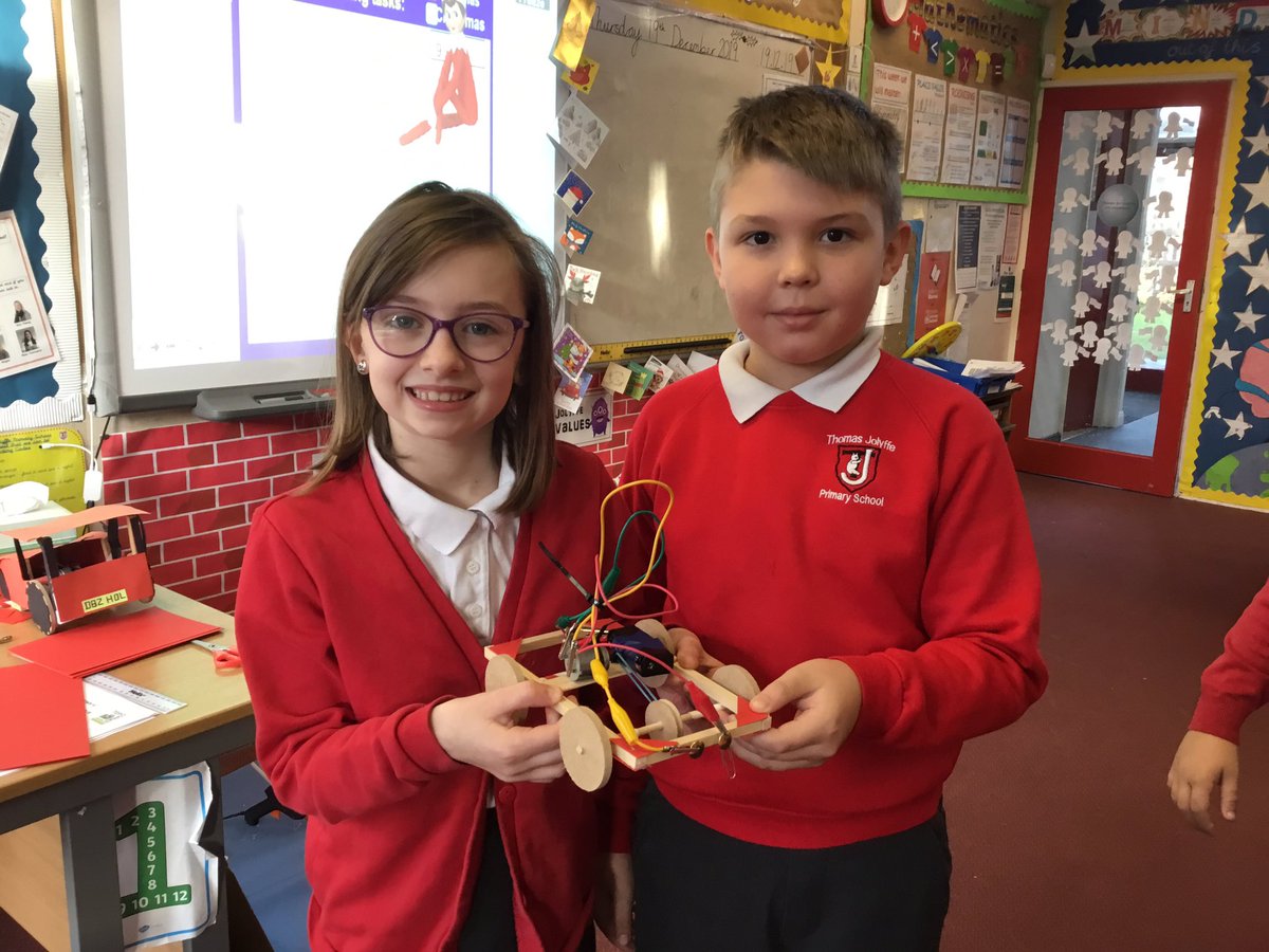 TJPrimary's tweet photo. ๐
It has been D&T week in Year 4! The children have been busy designing and manufacturing motorised sleighs, applying their knowledge of electrical circuits and learning some new skills too... #TJDT #TJTheme https://t.co/W7cuCPuJnN