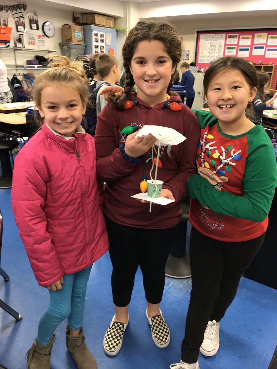 hancockc513's tweet photo. Saving Santa with parachutes! These kiddos worked together and saved Santa! 🎅🏻 #fawnarearocks #@FawnArea https://t.co/HWpoyqJGlW