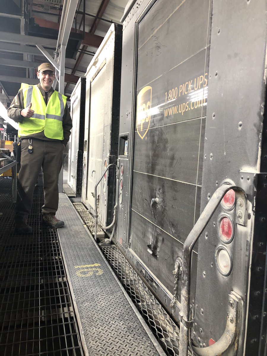 joshcrosser98's tweet photo. Dustinβs checked in and ready for Thursday. #closeddoorpreload
#NPsafetyaware #hiawathacommits
@Stephanie_Dex @TimPope007
@ericgriffin86 @East_Iowa_UPS https://t.co/ypzf9R4rsW