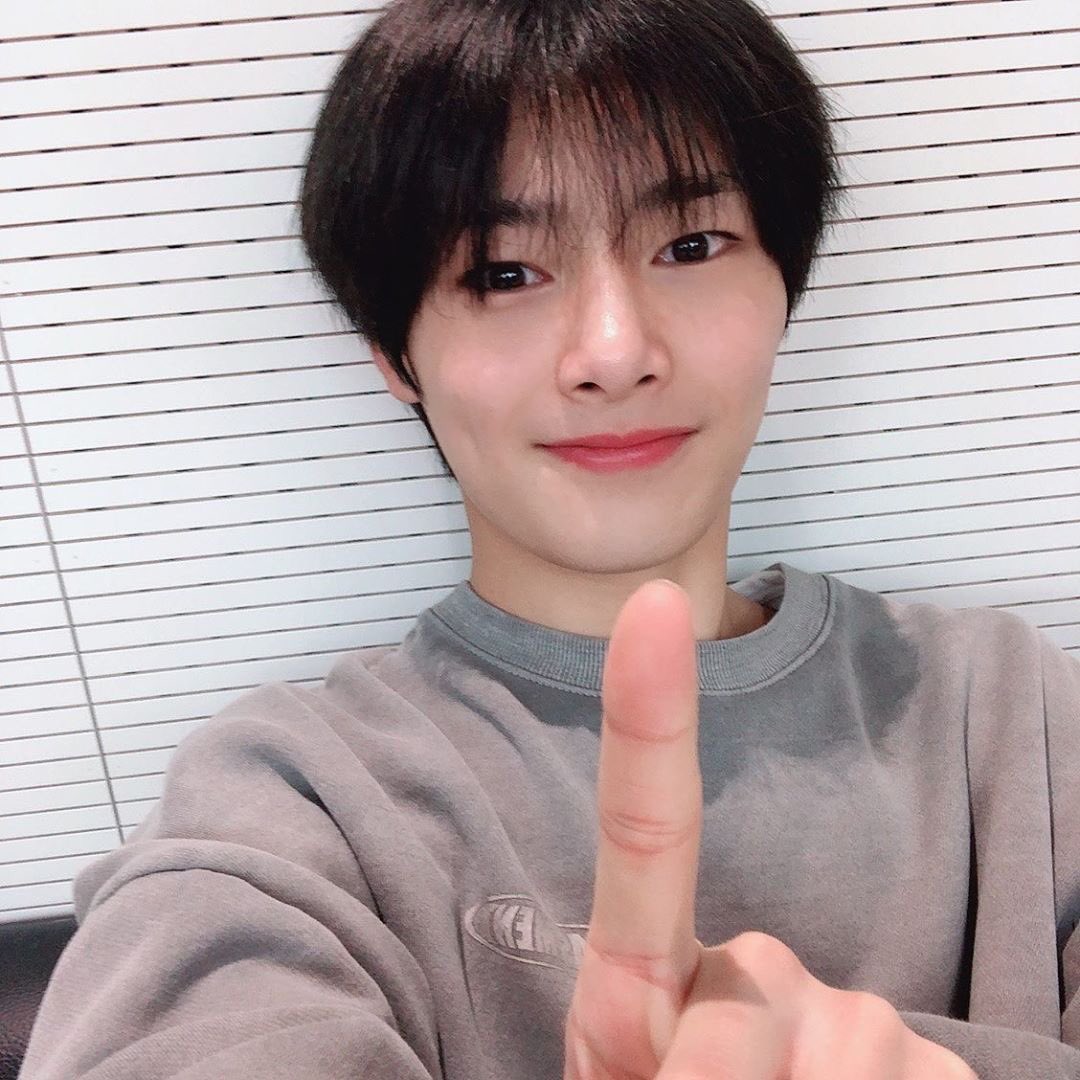 StrayKidsAddict's tweet photo. [IG realstraykids] 191219

#I_N มาอัพไอจีค่ะ💘

ที่ 1 คือเรื่องจริงหรอครับ..ขอบคุณเสมอเลยครับสเตย์
เพราะสเตย์เราถึงได้ที่ 1 มาได้ ต่อไปเราจะพยายามเต็มที่ยิ่งขึ้นอีกครับ รักนะครับ💕
#StrayKids #STAY #YouMakeStrayKidsSTAY #ThankYouSTAY # ไอเอ็นสตาแกรม #🦊

@Stray_Kids #스트레이키즈 https://t.co/LKvD4Wun09