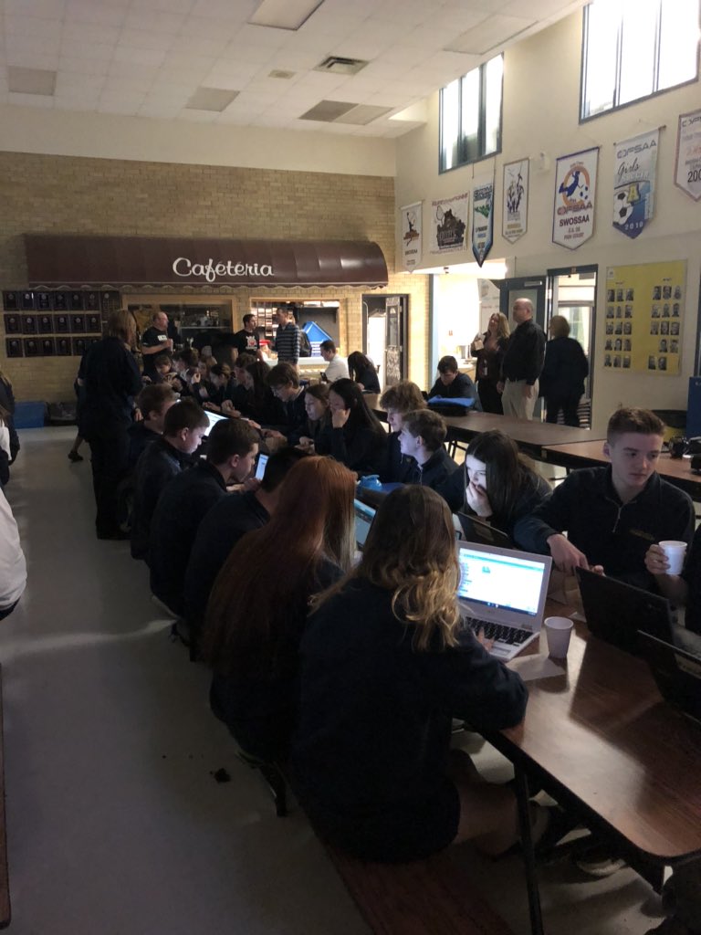ESCPainCourt's tweet image. Nos 9e bien concentré sur #heureducode #HourofCode2019 @MmeDeneau @CscpTechnoped @Cscp_CI @CscProvidence @mounsb2012