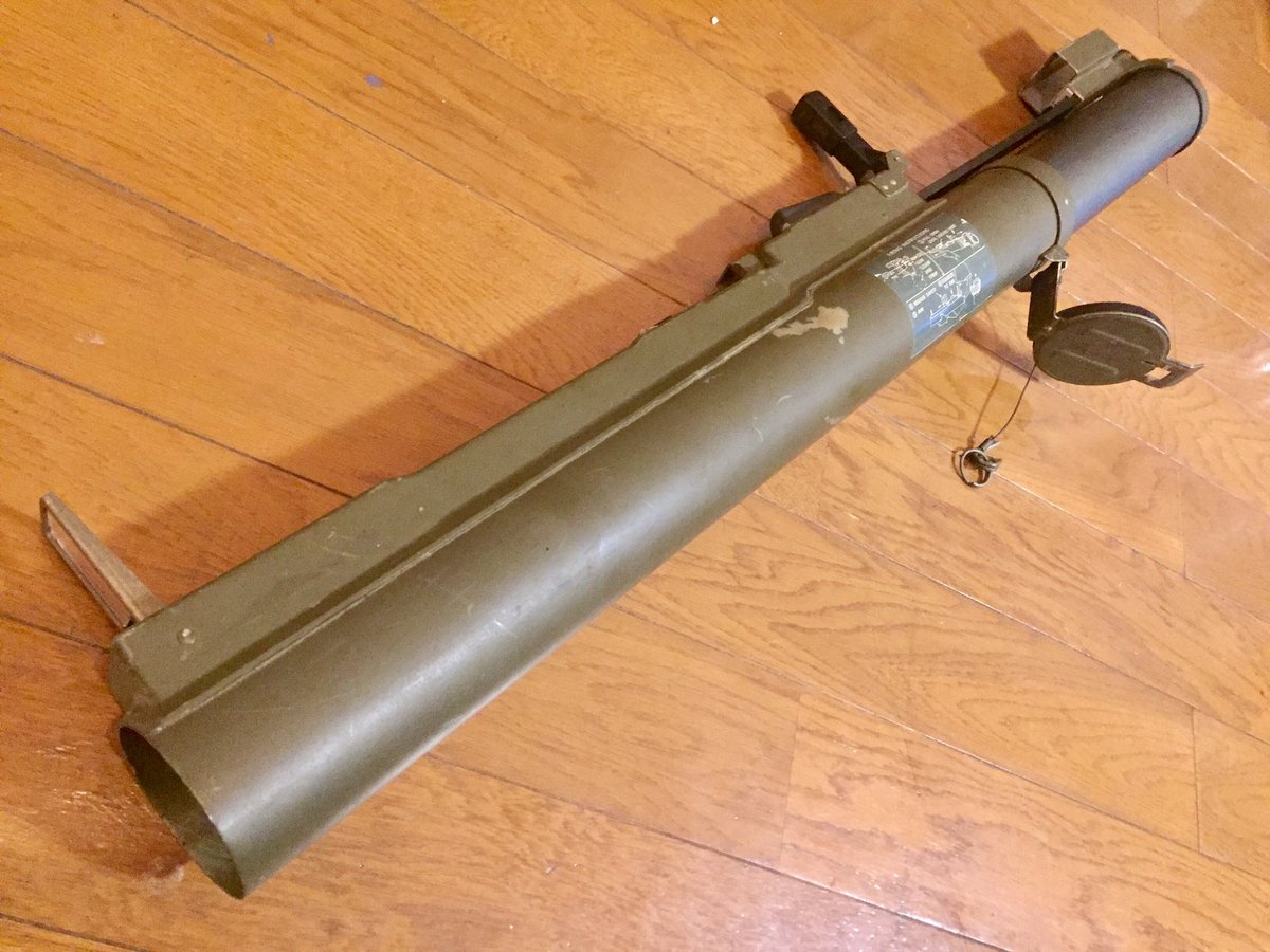 メ○カリで米軍のM72ロケットランチャーが出品されてて、質感的に