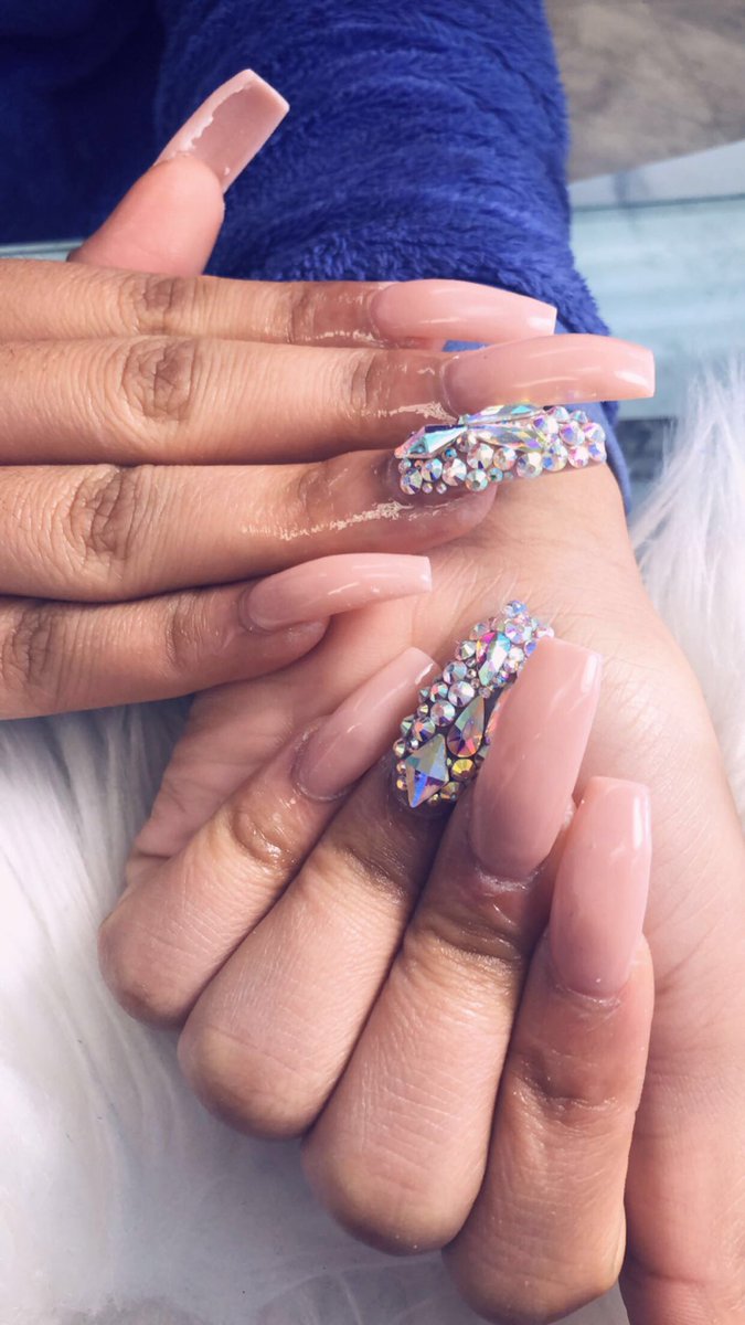 MeanlessCEO's tweet photo. #MeanlessHairNails #BookMe💅🥰 https://t.co/N6kNM91odH