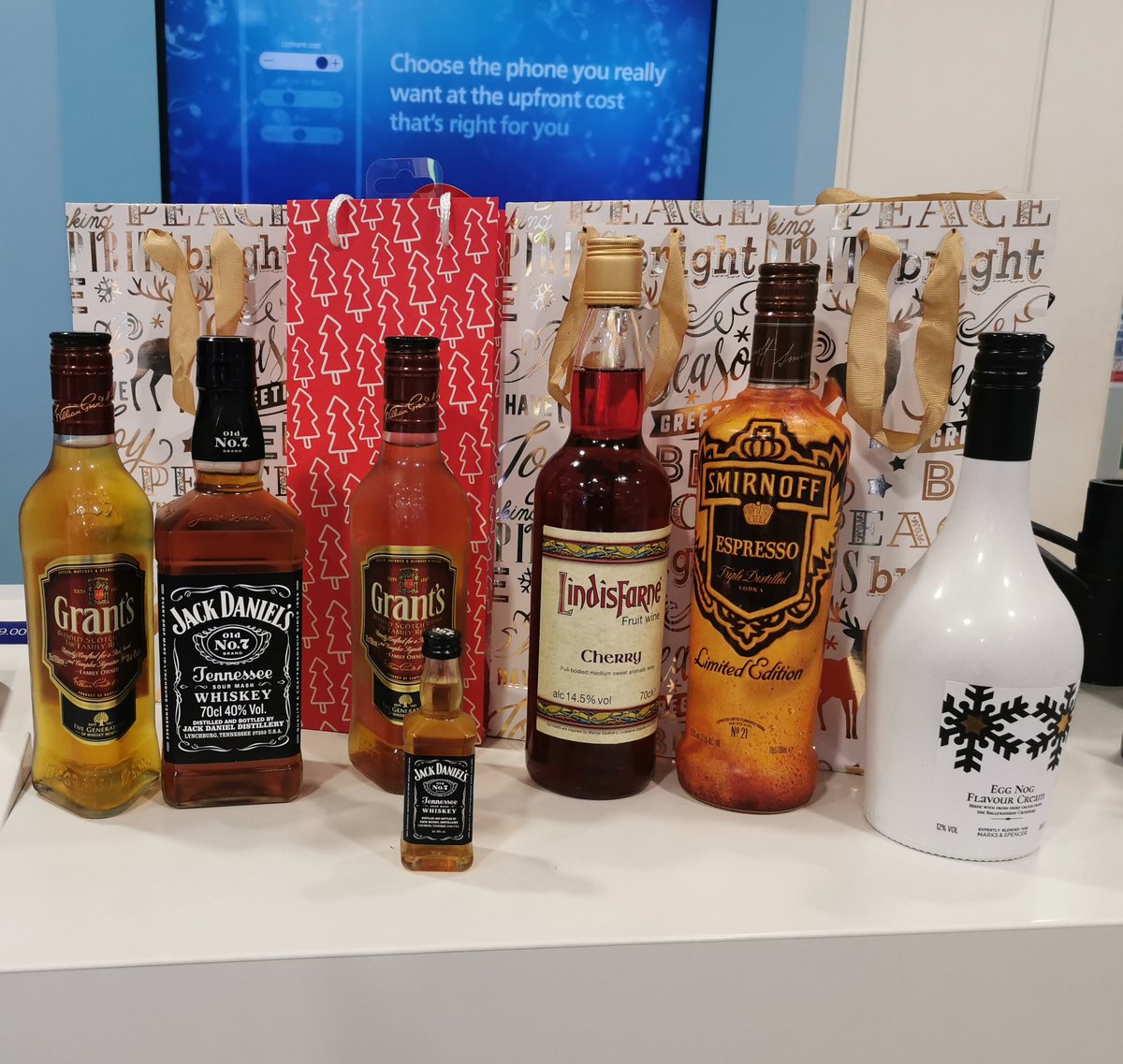 Christmas Presents galore from our customers today #MerryChristmas #O2Bridlington <a href="/lindasfjones/">Linda Jones</a> <a href="/Habib_Khatib/">Habib Khatib</a>