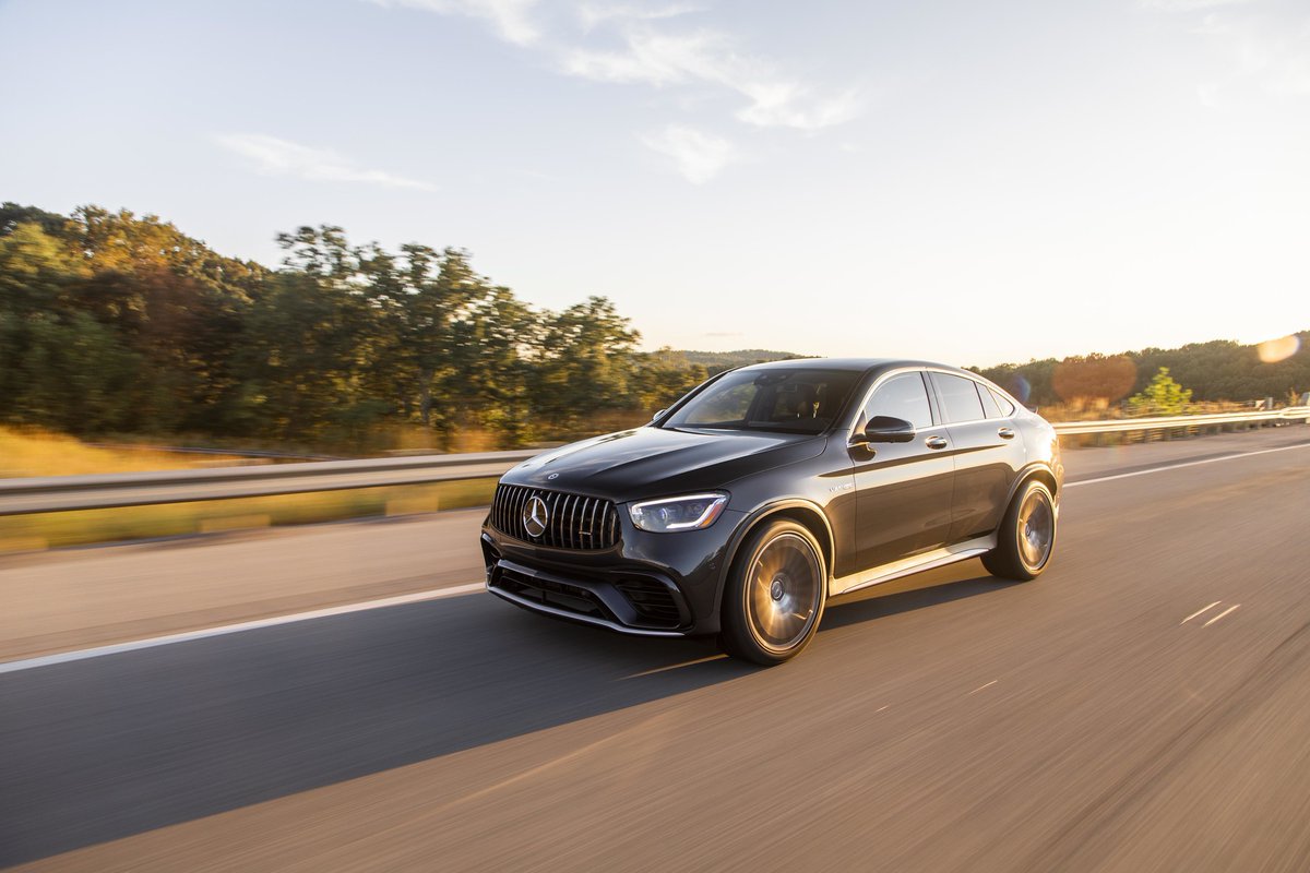 MercedesAMG's tweet photo. [Kraftstoffverbrauch kombiniert: 12,3–12,1 l/100 km | CO₂-Emissionen kombiniert: 279–277 g/km | https://t.co/N3yzMZ6mJd | Mercedes-AMG GLC 63 S 4MATIC+ Coupé]

Driving in holiday mood all year long with this one.

Photo: Mike Shaffer via #MBphotopass

#MercedesAMG #GLC #Coupé https://t.co/aqKlKaT4ta