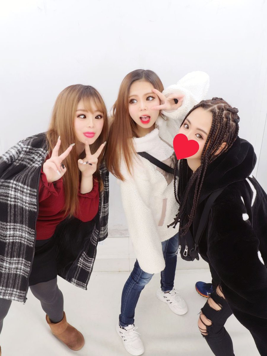 sr___0427's tweet photo. 今日は久々に外で遊んできた🙋‍♀️

女子会て楽しいな~っっ
善香と愛里ちゃんｱﾘｶﾞﾄｺﾞｻﾞｲﾏｽ🙌💕

次はいつ会えるかな~？？ https://t.co/1qCHNjDsqR