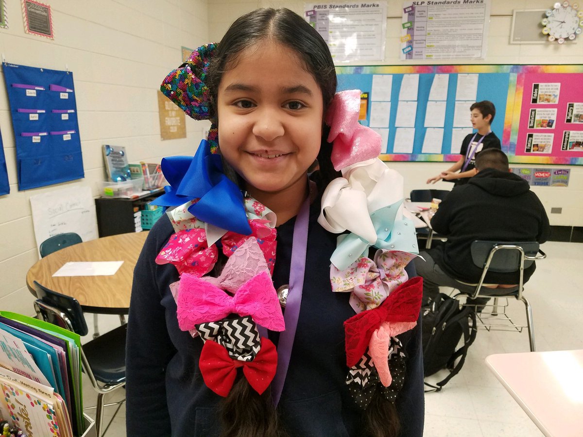 ITTeam6Two's tweet photo. It’s spirit week and crazy hair day! 🎀 @itbebrave https://t.co/2lFOroKKz5