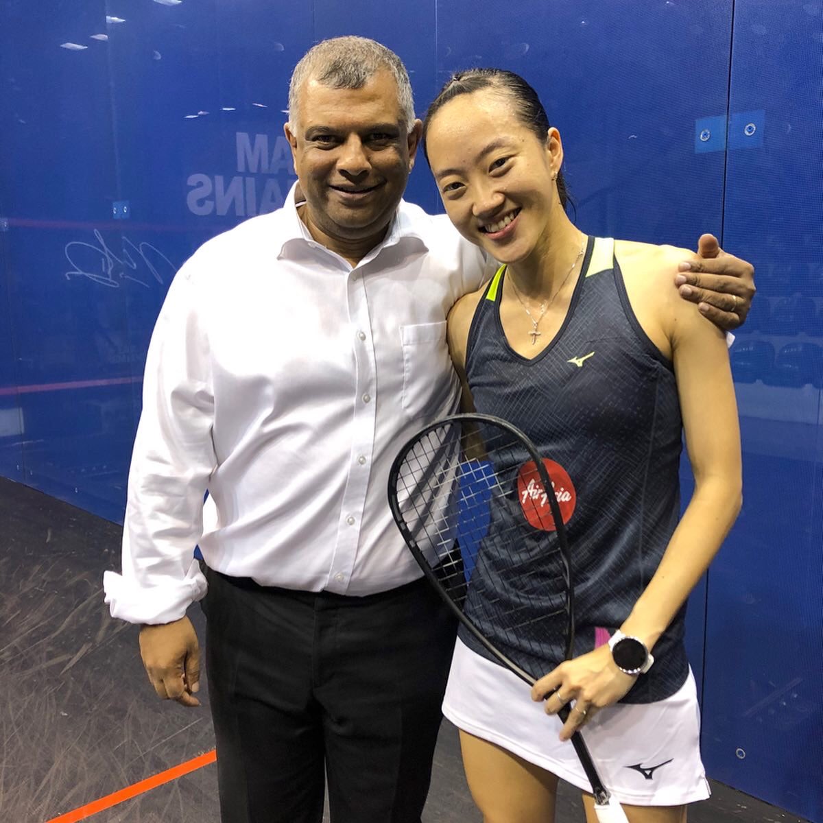 WeeWernLow's tweet photo. Great turnout today for day 1 of The Dream Remains Exhibition! Last day tomorrow so do come over and watch!
Special thanks to @tonyfernandes for coming over before flying off! #thedreamremains #wwl #airasia #mizuno #nusmetro #headsquash #atftape #polarignite https://t.co/ln8Piosmbx