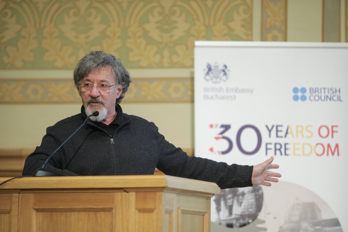 AndrewNobleHMA's tweet photo. It was brilliant to have so many high school students present at our conference on #30YearsOfFreedom. It was exceptional to have first hand accounts of their experiences during the Revolution from Ion Caramitru &amp; @JohnSimpsonNews. An energizing and inspiring event!

📷Octav Ganea https://t.co/8JdM4oMGpI