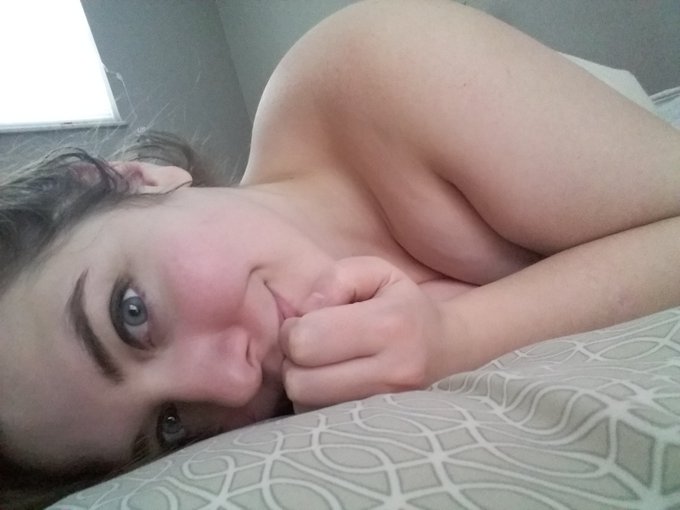 Good morning bbs! I wish you all the best day today ❤❤❤❤ https://t.co/uzVcJWSPAM