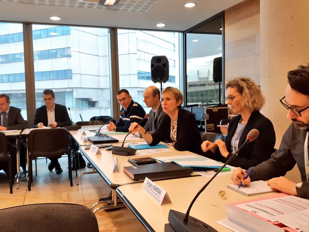 🚜 👮‍♀️Fabienne BUCCIO, préfète de la #Gironde installe l'observatoire départemental de l'#agribashing en présence des services de l'État (police, gendarmerie, RT, DRAAF, DDTM, DDPP), des chambres professionnelles et des syndicats agricoles.