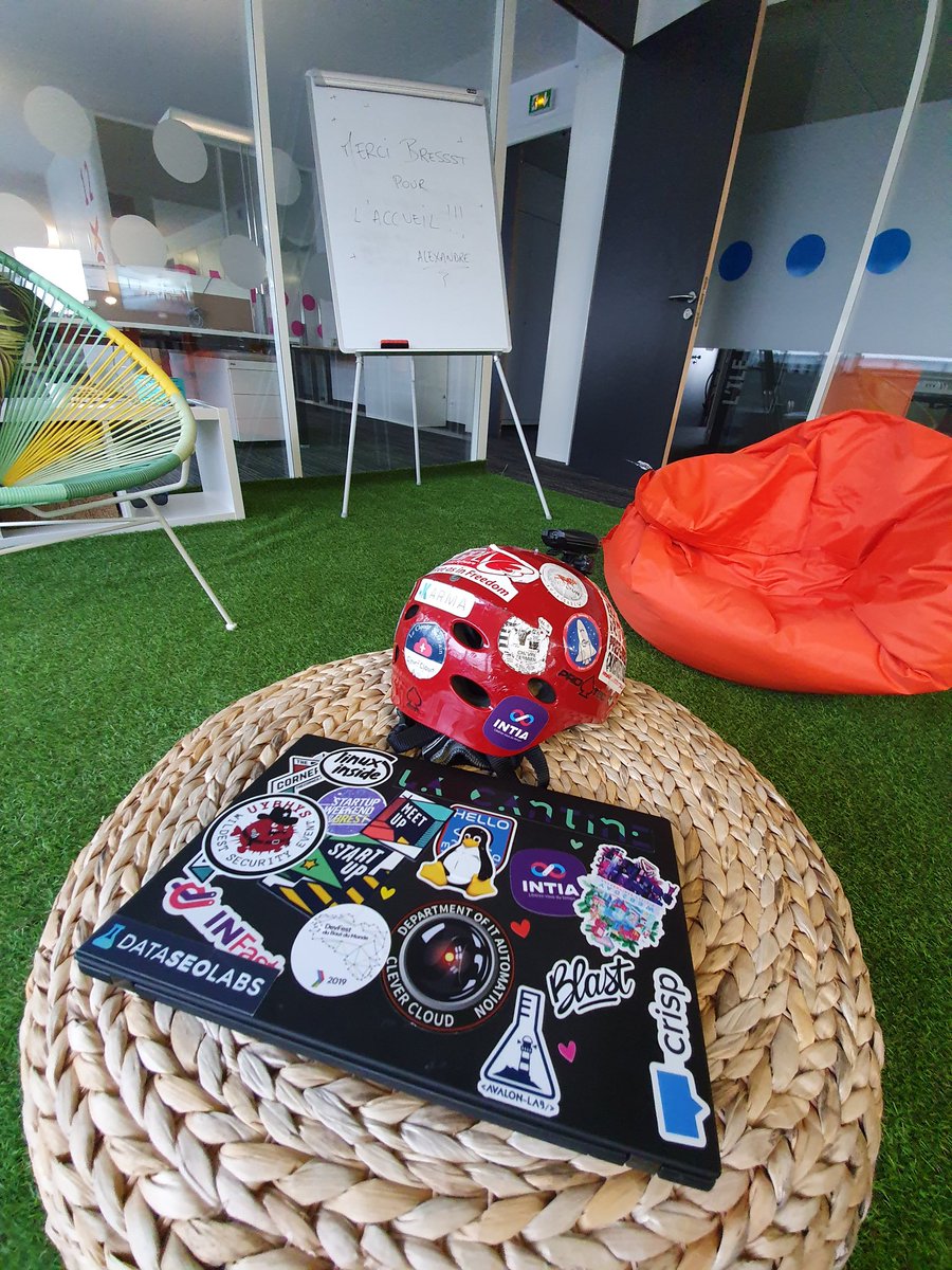 Merci @SayBressst pour l'accueil ! L'accès au Coworking se mérite 🚲 🌧️ ! Une fois arrivé on est bieeen !!! ❤️