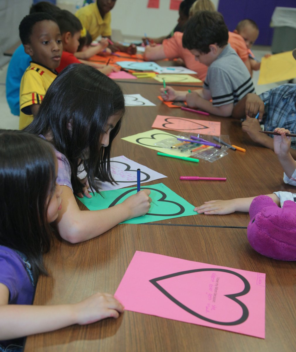 FASTcommunity's tweet photo. We believe in a world where every child thrives. Give now and join us in our mission: โto nurture the inherent potential of every child by uniting families, schools, and communities.โ https://t.co/gVclPnD5sM #FASTcommunity https://t.co/kqbHKkifVV