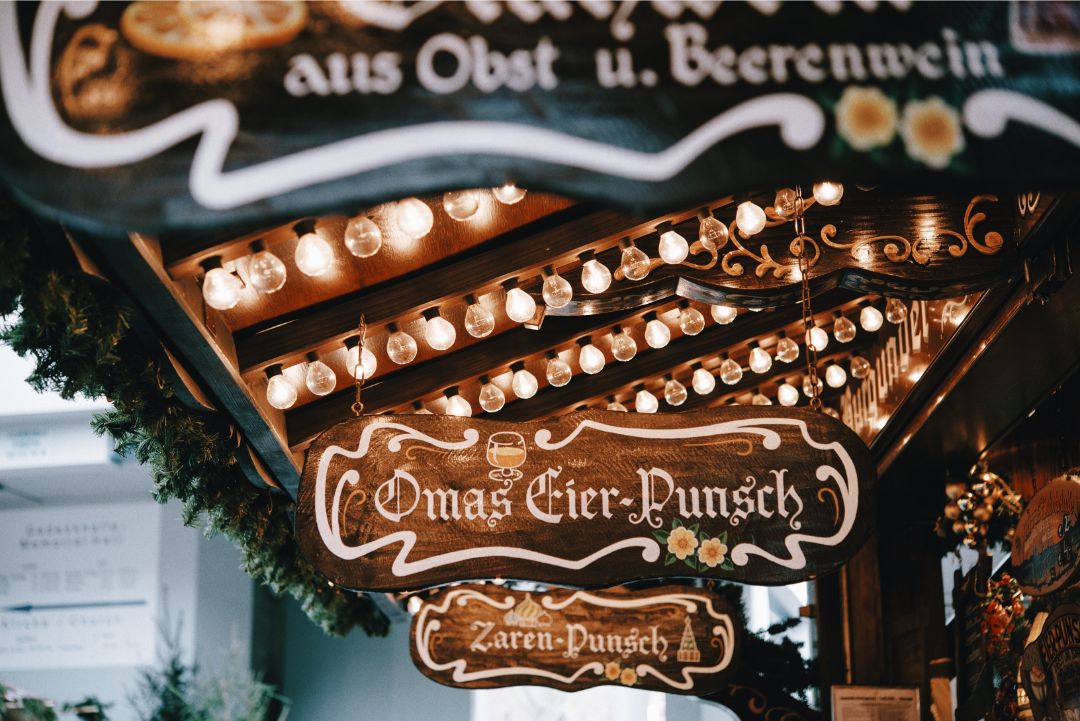 euroventure's tweet photo. Germany is best known for its Christmas markets, prompting many European countries to have their own. Many foods and decorations can be bought here, the most famous in Germany are the glass ornaments.

🎅Frohe Weihnachten🎅 https://t.co/RZKrL9pjYm