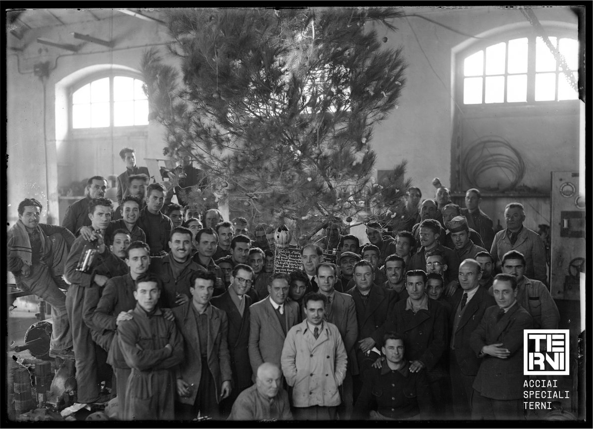 #ComeEravamo
Natale in fabbrica 1946.
Buone Feste! 🎄 #ProudToBeAST