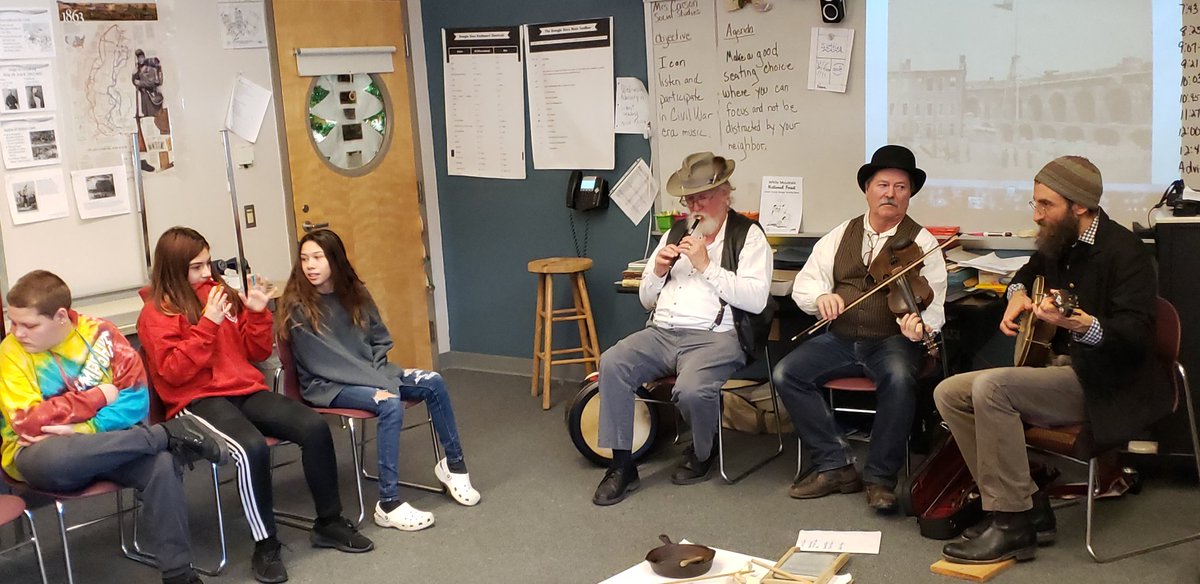 HillcatHDMS's tweet photo. Great to have Marek Bennett and the Hardtacs presenting civil war era music to our 7th grade students!#HDMSPride https://t.co/OmWBwYra0k