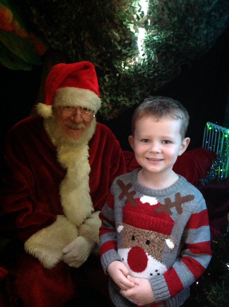 StCharlesMeasha's tweet photo. Every child visited Santa in his grotto this morning and put in their last minute requests! #santaiscoming #hescheckinghislist https://t.co/EoF1FYoE3N
