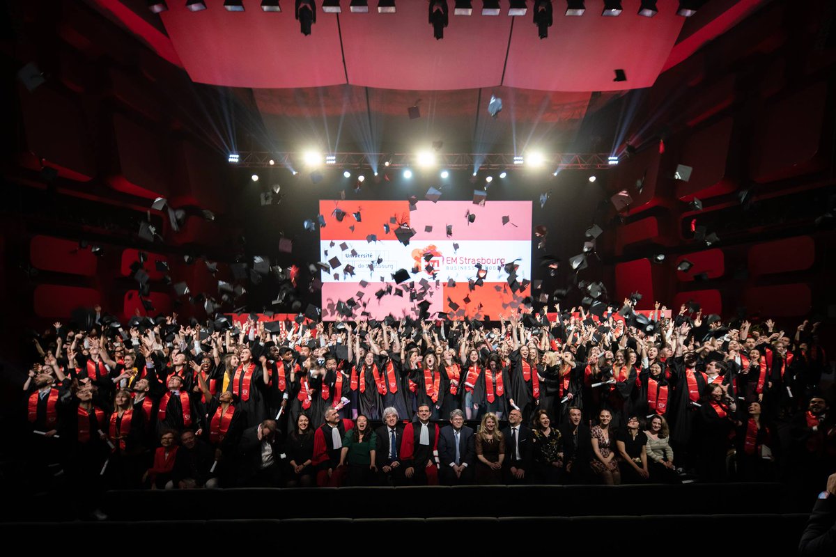 EMStrasbourg's tweet photo. Notre Master 2 E-marketing et stratégie digitale a été sélectionné par @Challenges et fait désormais partie du top 15 des meilleurs masters universitaires.
@CigogneDigitale 

#classement #mastersuniversitaires #emarketing 

https://t.co/SEepLv4GXU https://t.co/aZG94X4xyb