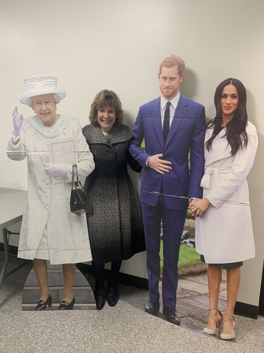 eileenpmoran's tweet photo. @MaybornUNT @UNTstewardship @DavidFWolf @UNTAdvancement It’s always a great day when I get to hang out with the Royal Family! Wishing I was still a journalism student so I could experience Mayborn in London! #UNTstudyabroad #mayborn https://t.co/Mcw44ZnARc