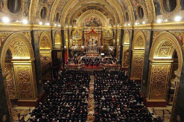 M_Castelletti's tweet photo. Christmas starts when rehearsals kick off for my annual appointment with the Amadeus Chamber Choir and Orchestra in one of our magnificent cathedrals!
#Malta #Christmas #choir #orchestra #knightsofstjohn #mdina #valletta #carols #choralmusic #splendour #architecture #cathedrals https://t.co/lP1qZEyDLq